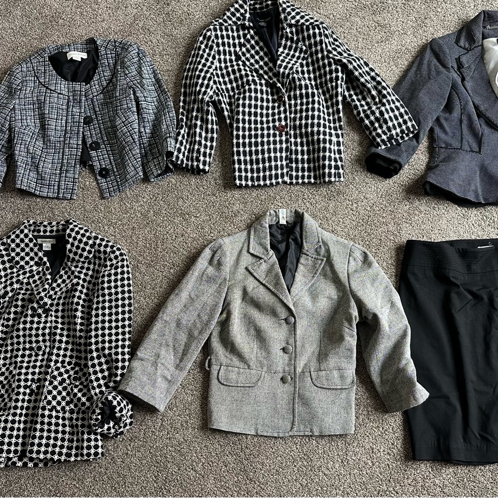 Stylish Women's Dress Clothing Collection/lot size 4-6- Name brand